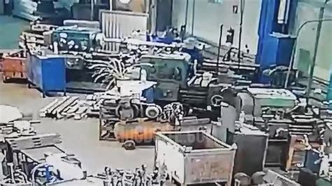 cnc lathe machine accident|russian lathe worker dies.